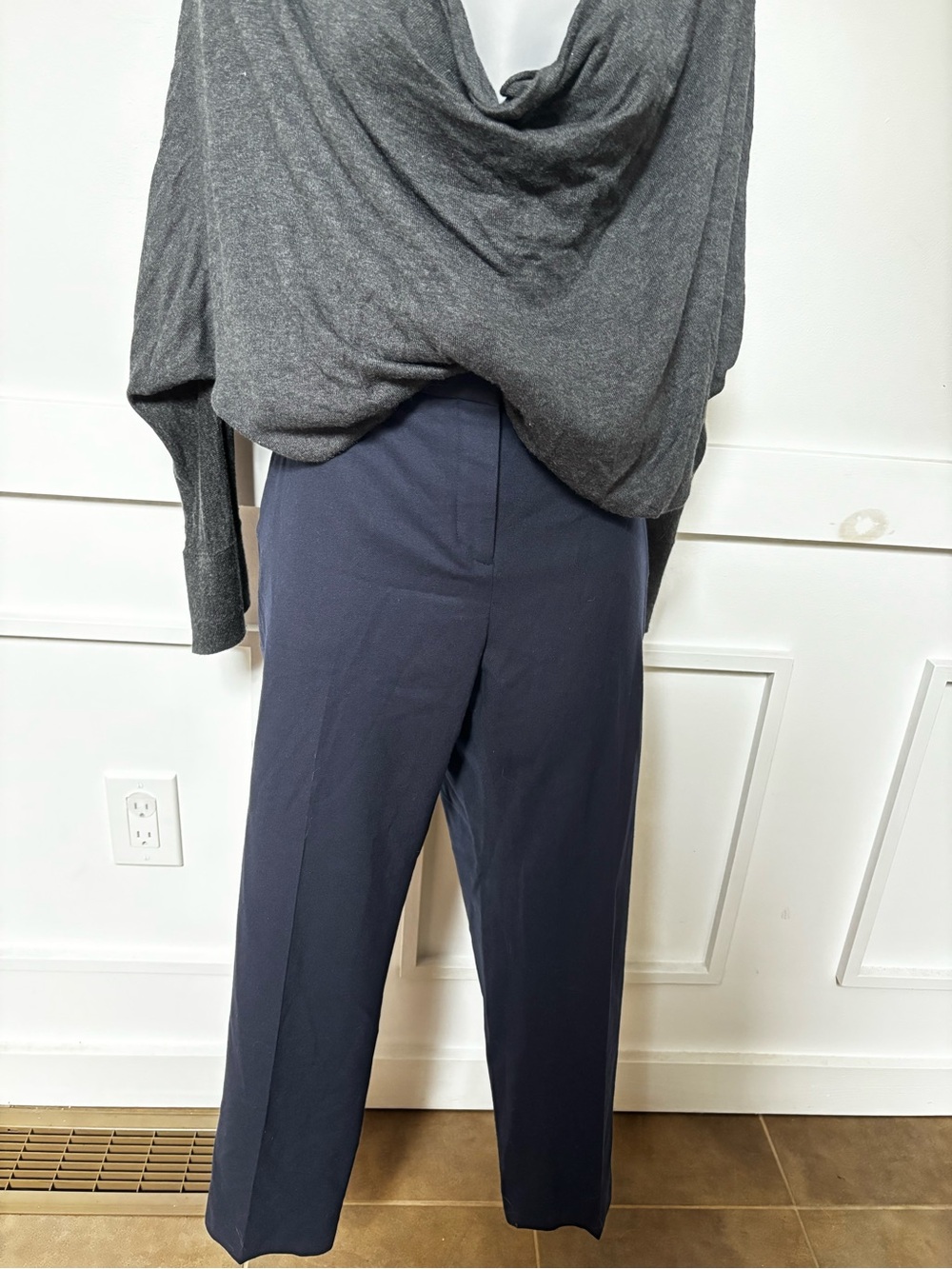 Theory Treeca 2 trousers, signature stretch-infused Italian "Good Wool" size 6